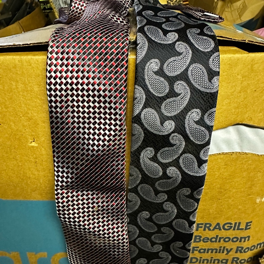 Saddlebred Black and Red Tie Set